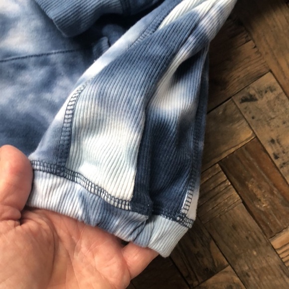 Steve Madden Tie Dye Crewneck Sweatshirt. - Picture 4 of 8